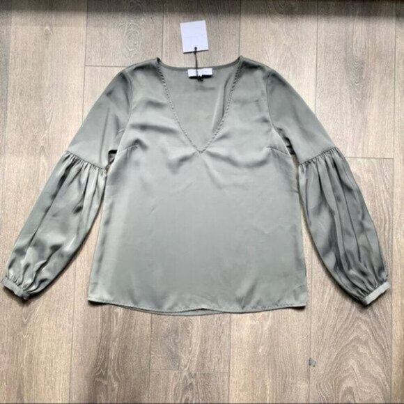 Revolve L'Academie Maya Blouse Olive Green V-Neck Long Sleeve Size XS - Picture 6 of 14